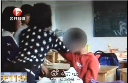 女生遭围殴8分钟视频 女孩被同学围殴视频