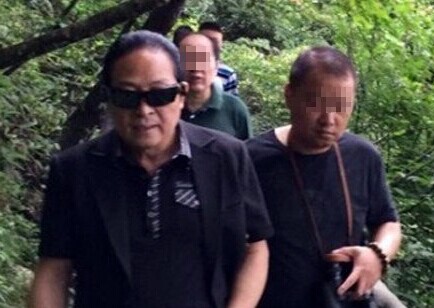 王林回江西萍乡照片 气功大师王林回萍乡武功山风景区游山玩水