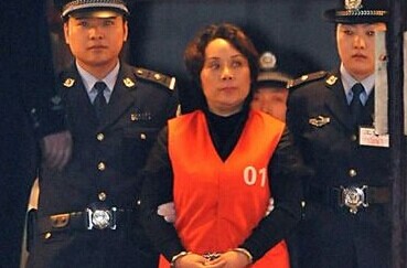 黑社会女老大打架图片 黑社会女老大打架视频