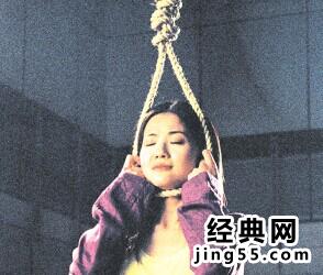 赤脚女人上吊自杀图片 女人上吊自杀视频过程