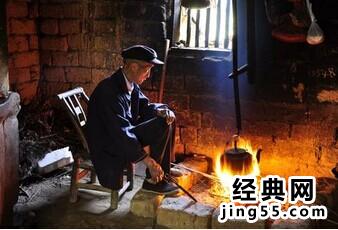 中国有多少独居老人 乡村独居老人 图