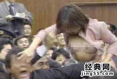 日本女议员打架掉内衣