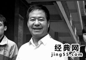 荣兰祥是否取消人大代表 山东蓝翔技校法人荣兰祥是什么样的人