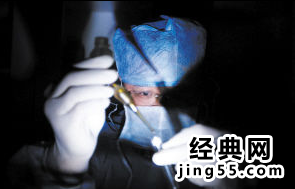 小偷入室盗窃被电死