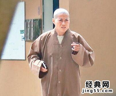 香港假结婚女主持挪用善款 买性感内衣化妆品以及珠宝（图）